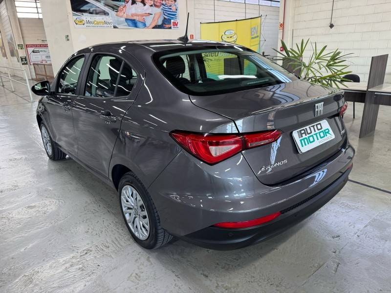 FIAT - CRONOS - 2022/2022 - Cinza - R$ 72.900,00