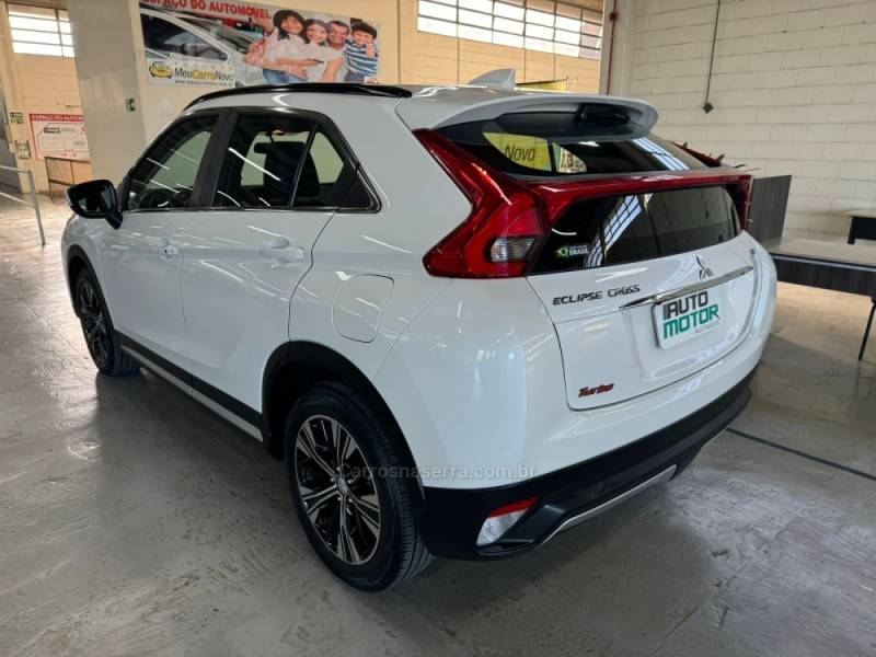 MITSUBISHI - ECLIPSE CROSS - 2021/2021 - Branca - R$ 136.900,00