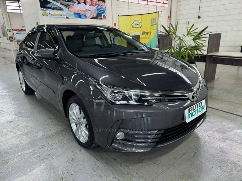 TOYOTA - COROLLA - 2018/2018 - Cinza - R$ 106.900,00