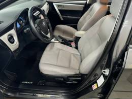 TOYOTA - COROLLA - 2018/2018 - Cinza - R$ 106.900,00