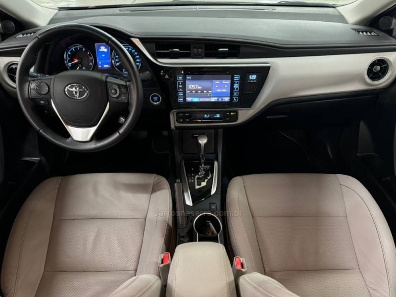 TOYOTA - COROLLA - 2018/2018 - Cinza - R$ 106.900,00