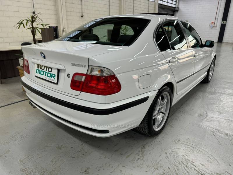 BMW - 325I - 2000/2001 - Branca - R$ 99.900,00